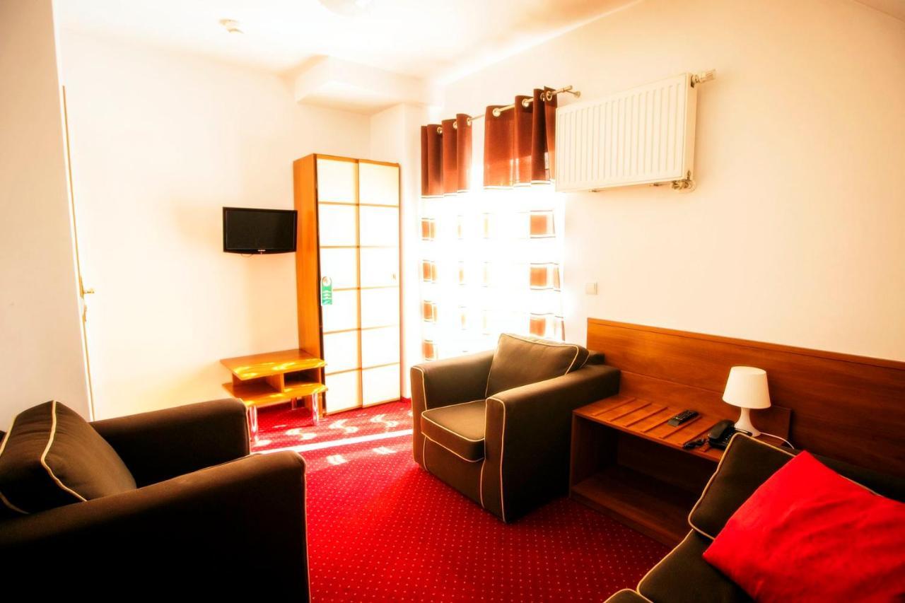 Hotel Luka 拉多姆 外观 照片