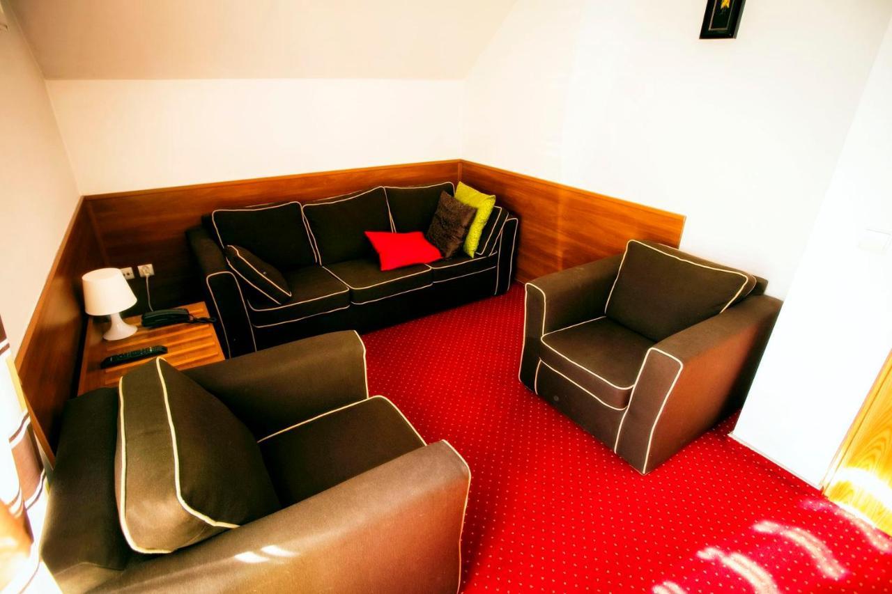 Hotel Luka 拉多姆 外观 照片