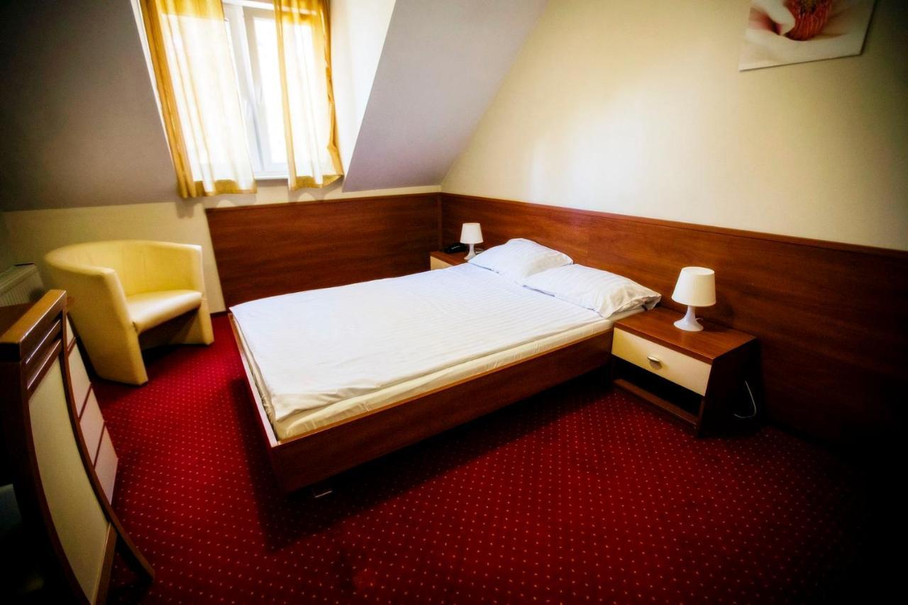 Hotel Luka 拉多姆 外观 照片